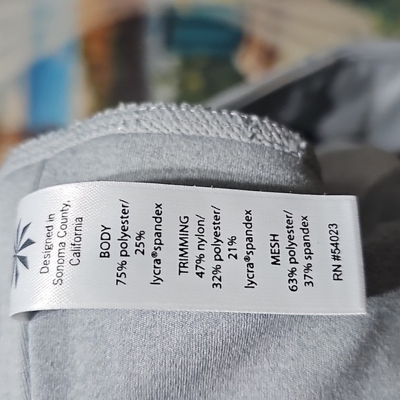 Athleta Capri Graphic Print Leggings Yoga Athletic Size‎ Small - Picture 7 of 7